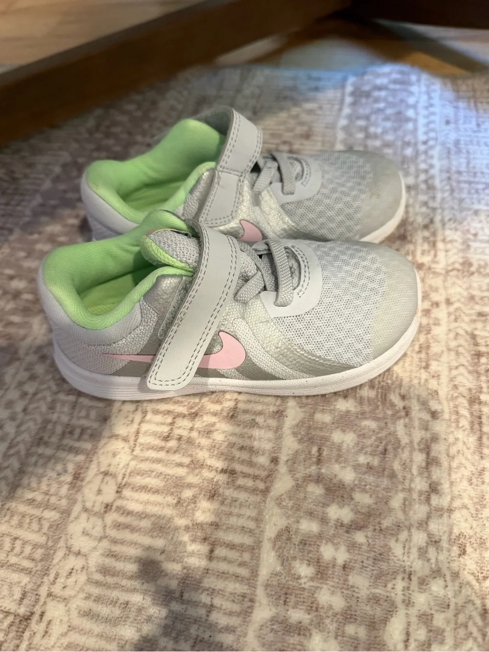 Nike Kids' Light Gray Sneakers with Pink Swoosh and Lime Lining